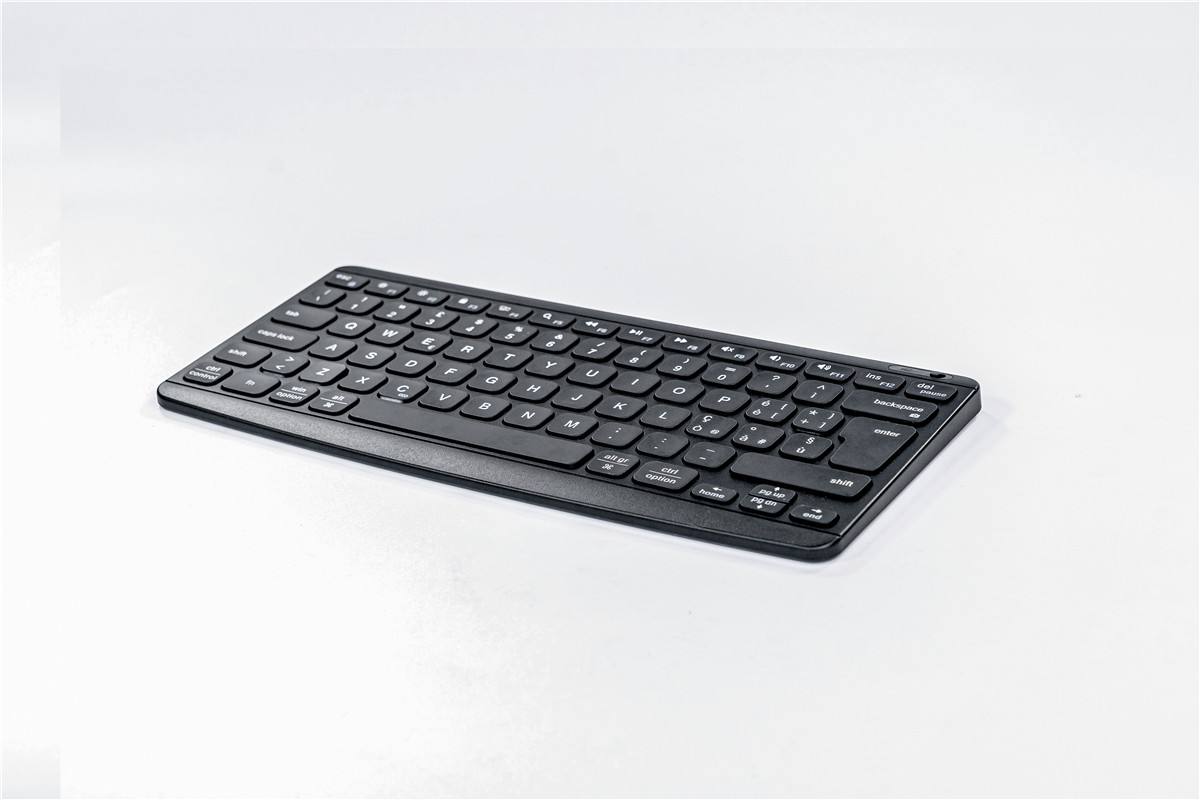 One key area portable wireless Bluetooth Keyboard