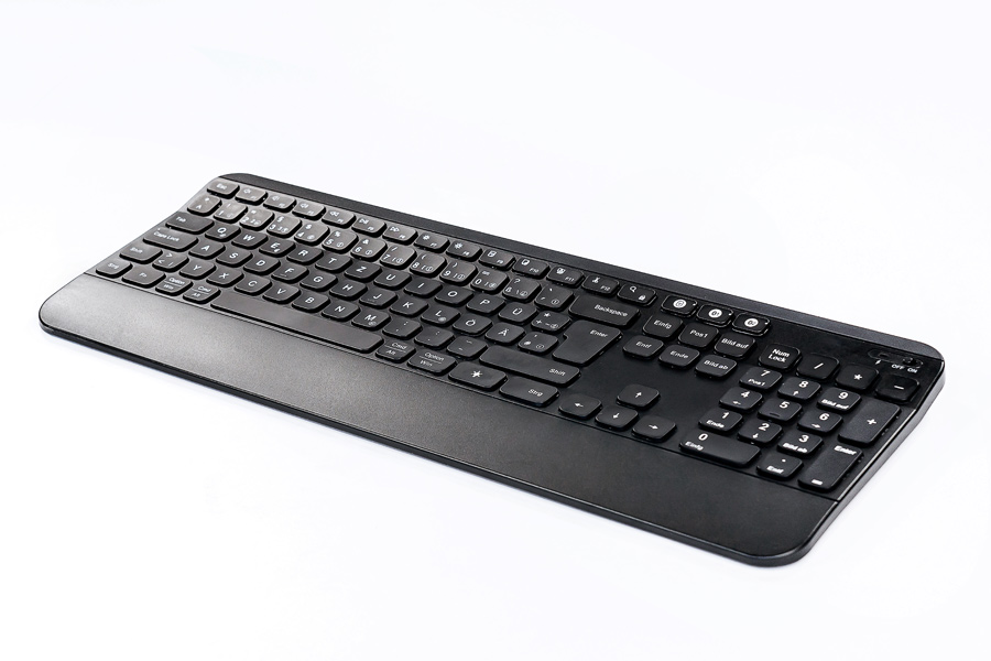 Three key area ergonomics wireless 2.4G + Bluetooth dual mode keyboard